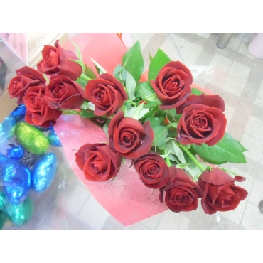 赤バラ１２本の花束